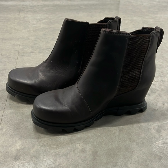 Sorel Shoes - Sorel Joan of Arctic Wedge III Chelsea Boot — Waterproof sz 10